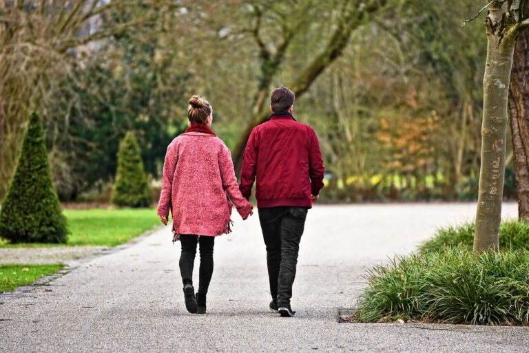 Lees meer over het artikel Wandelen voor je gezondheid; 5 Redenen waarom wandelen een onderschat medicijn Is